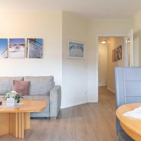 Haus Roland, 19 Penzance