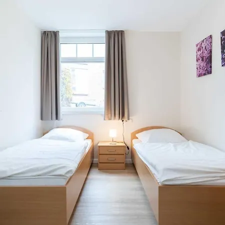 Haus Roland, 19 Penzance