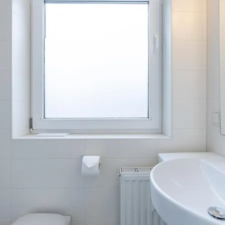 Haus Roland, 19 Penzance